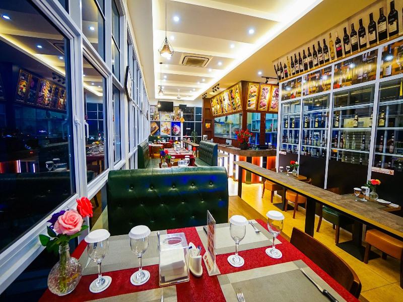 Green Rose Hotel image