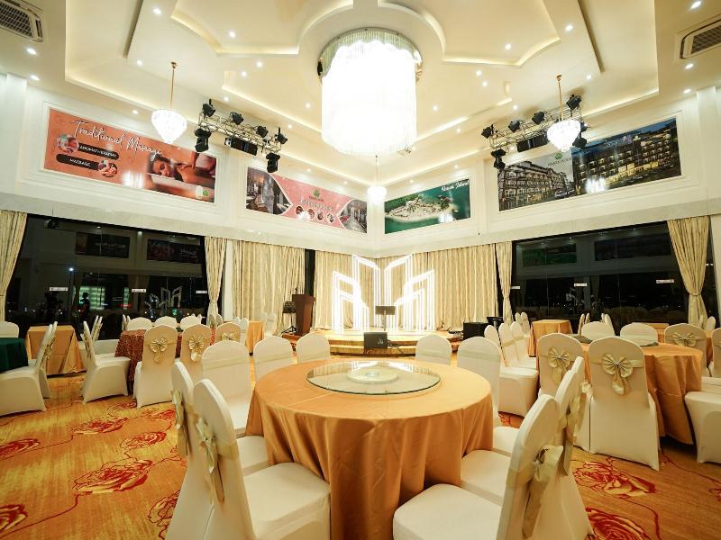 Green Rose Hotel image