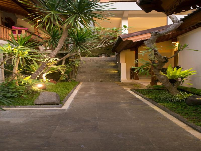 Pesantian Villa & Warung image