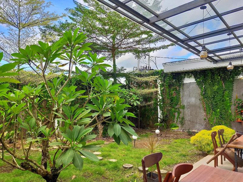 Emerald Hotel