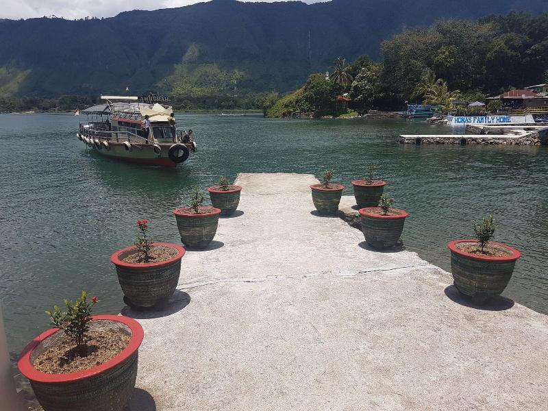 Zoe's Paradise Waterfront Hotel image