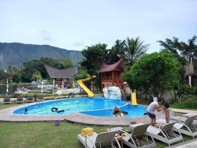 Zoe's Paradise Waterfront Hotel image