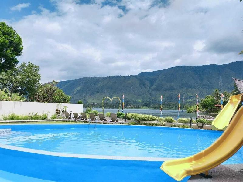 Zoe's Paradise Waterfront Hotel image