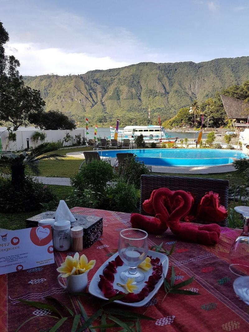 Zoe's Paradise Waterfront Hotel image