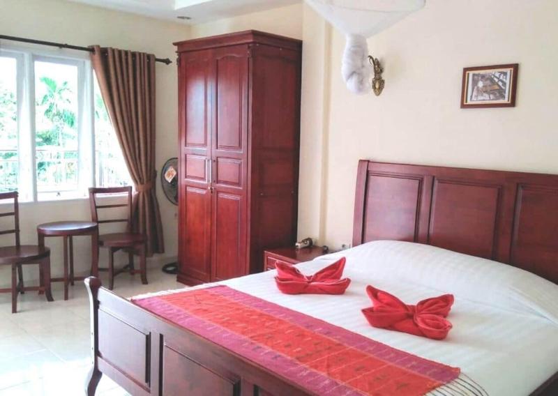 Zoe's Paradise Waterfront Hotel image