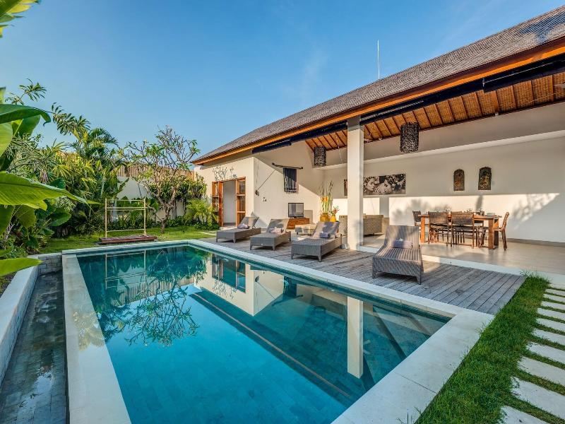 Echo Beach Villa & Apartment image
