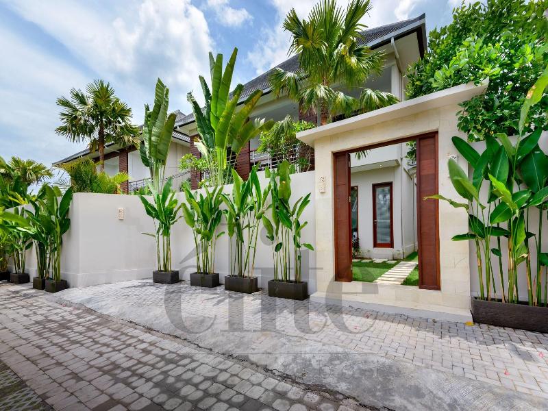 Echo Beach Villa & Apartment image