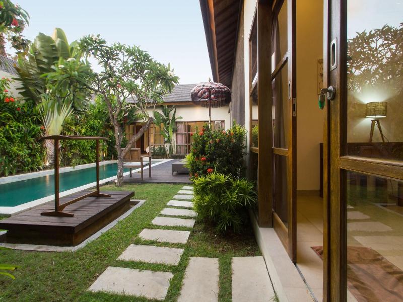 Echo Beach Villa & Apartment image