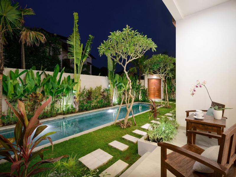 Echo Beach Villa & Apartment image