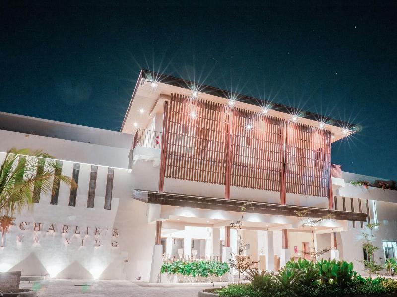 Charlie's El Nido