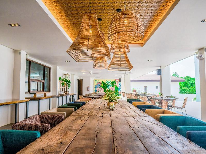 Charlie's El Nido