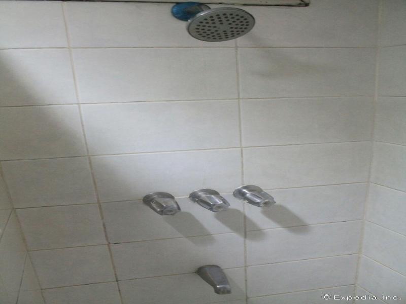 Halina Drive Inn Hotel - Pasay image