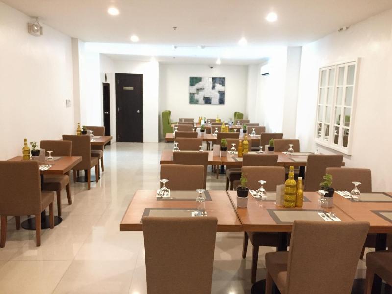 Top Star Hotel Oton image