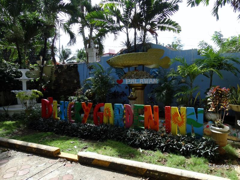 D' Lucky Garden Inn image