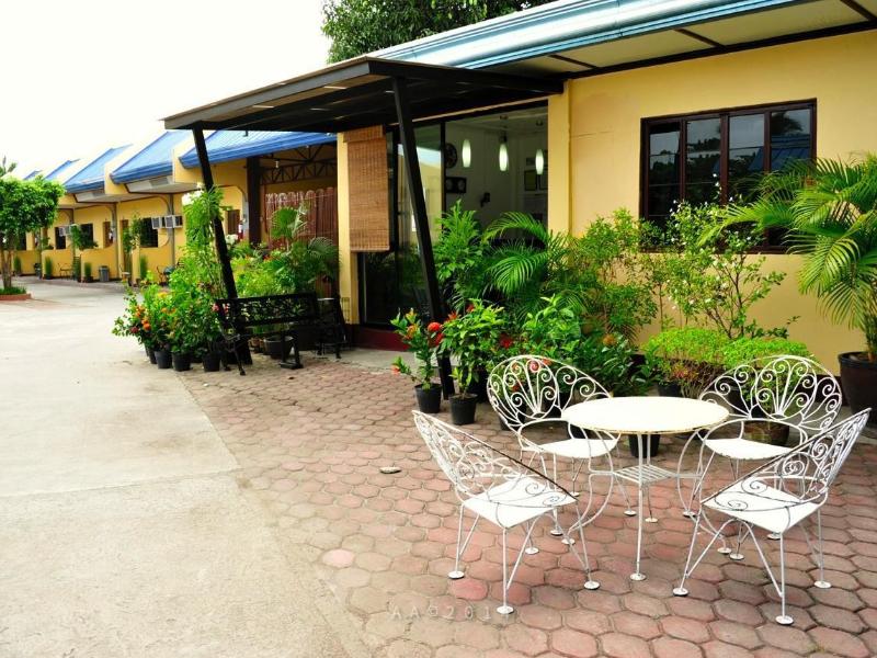 Antonio's Apartelle & Suites image