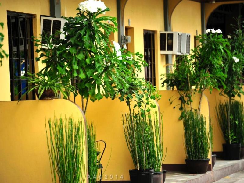 Antonio's Apartelle & Suites image