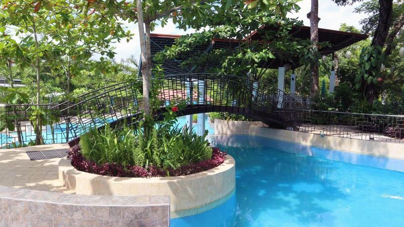 Fernvale Leisure Club And Resort image