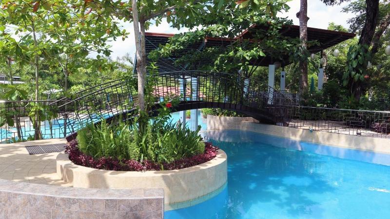 Fernvale Leisure Club And Resort image