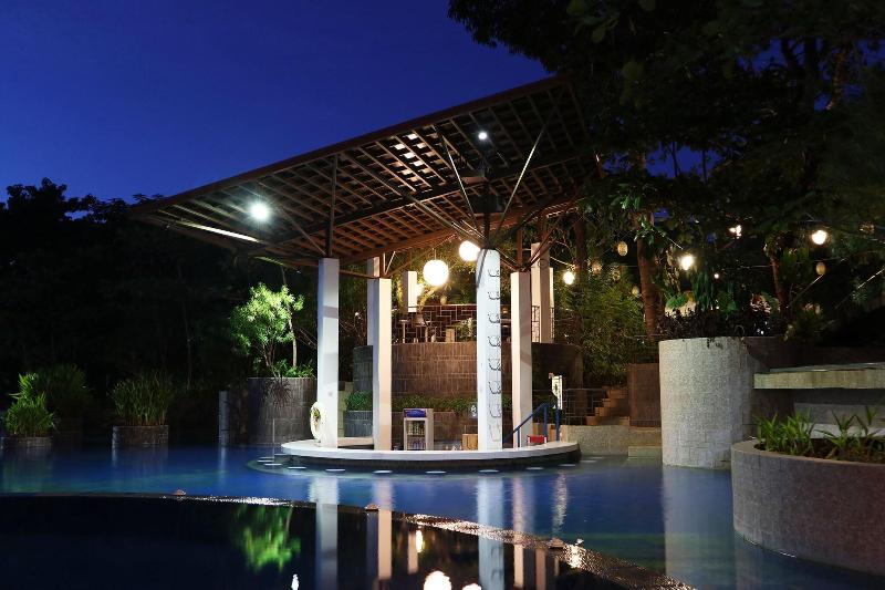 Fernvale Leisure Club And Resort image