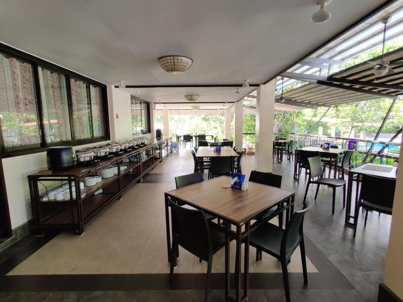 Fernvale Leisure Club And Resort image