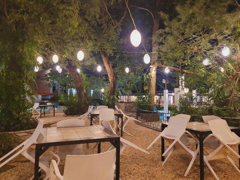 Fernvale Leisure Club And Resort image