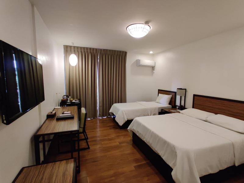 Fernvale Leisure Club And Resort image