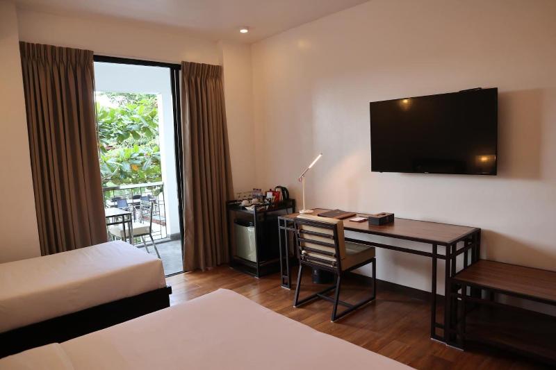 Fernvale Leisure Club And Resort image