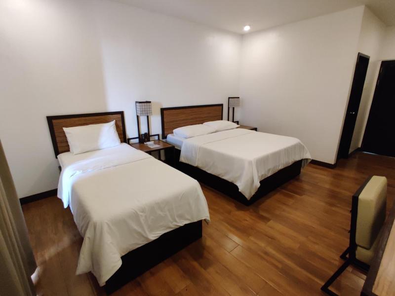 Fernvale Leisure Club And Resort image