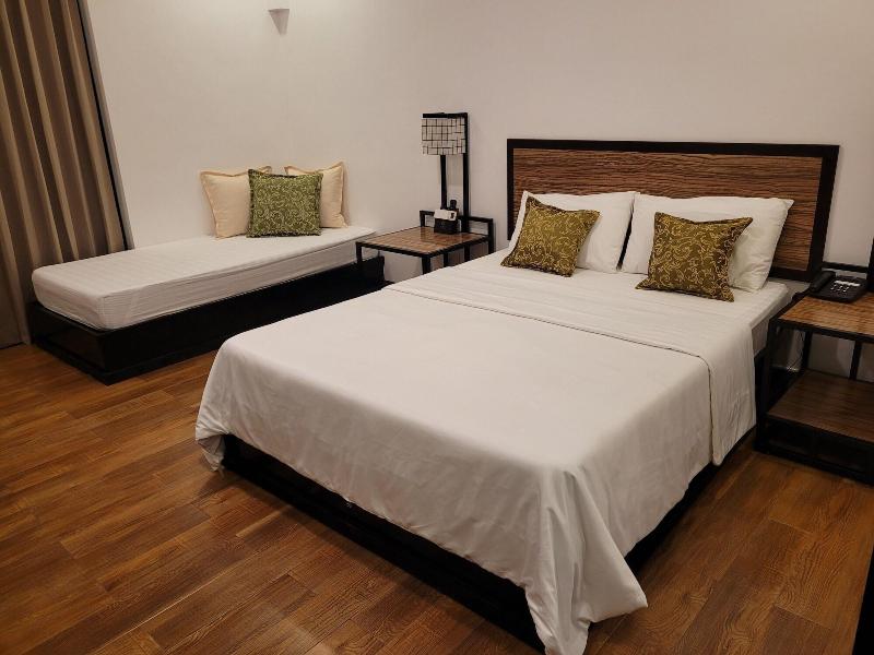 Fernvale Leisure Club And Resort image
