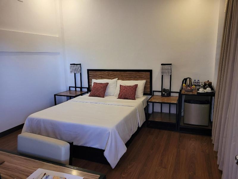 Fernvale Leisure Club And Resort image