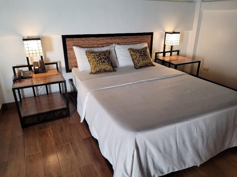 Fernvale Leisure Club And Resort image