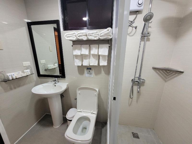 Fernvale Leisure Club And Resort image