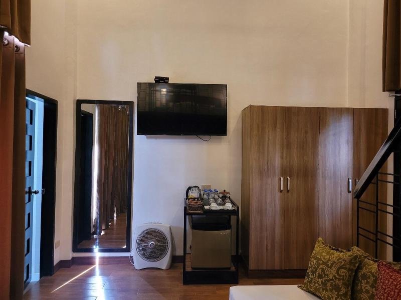 Fernvale Leisure Club And Resort image