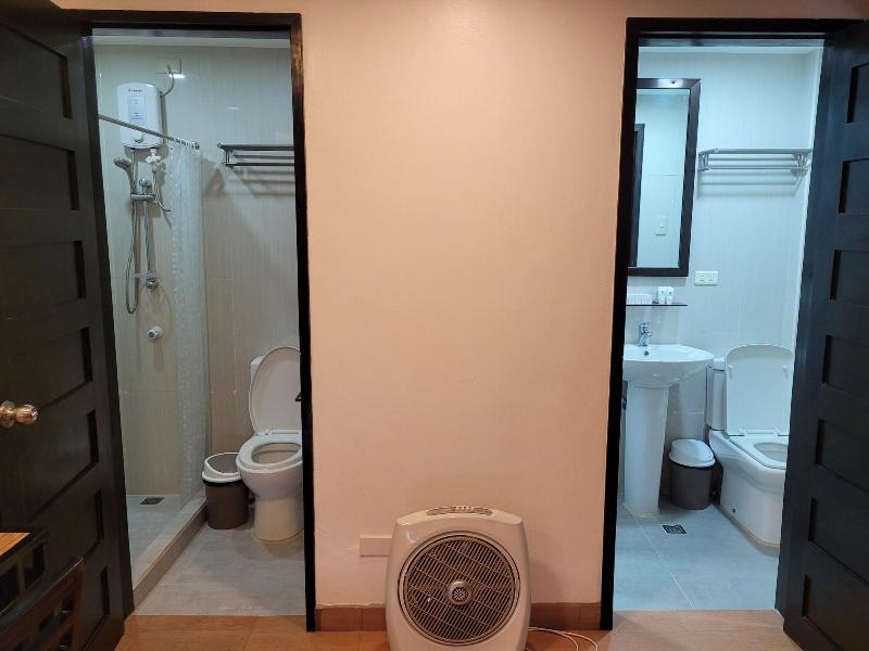 Fernvale Leisure Club And Resort image