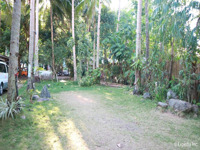 Algen's Dive Resort