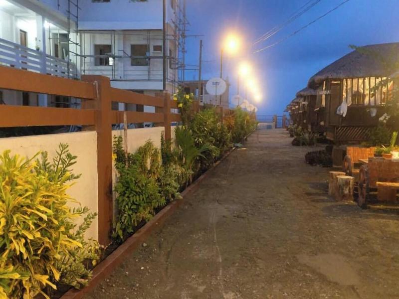Nipa Hut Villa By Amco Extension