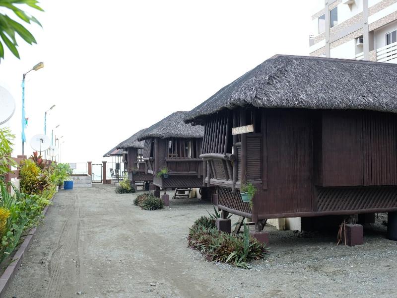 Nipa Hut Villa By Amco Extension