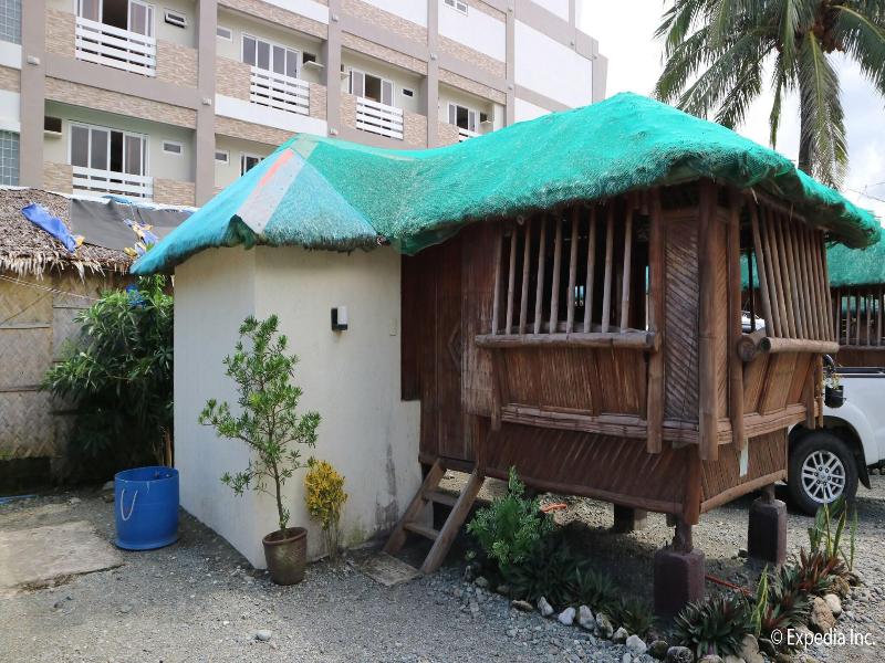 Nipa Hut Villa By Amco Extension