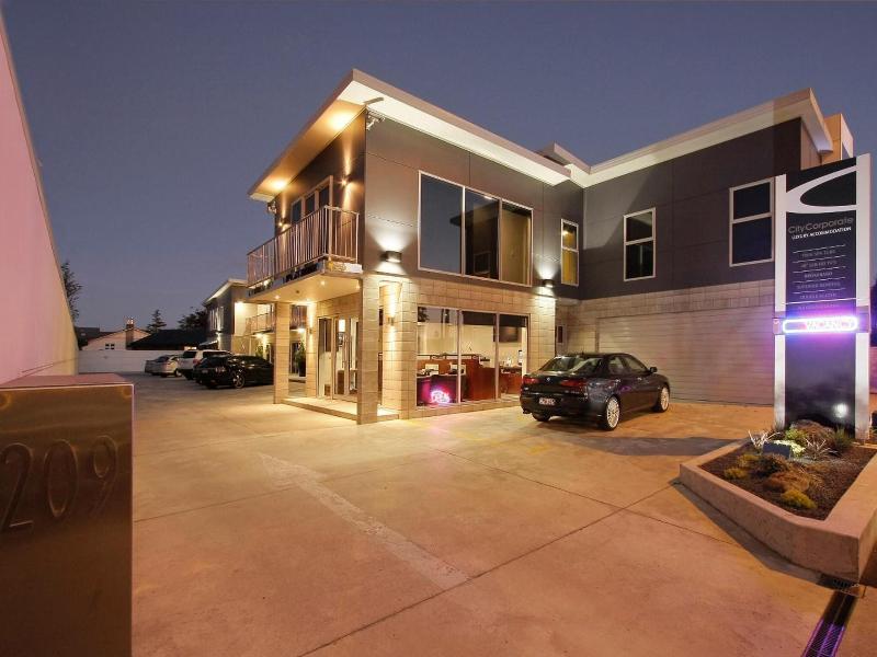 City Corporate Motor Inn image