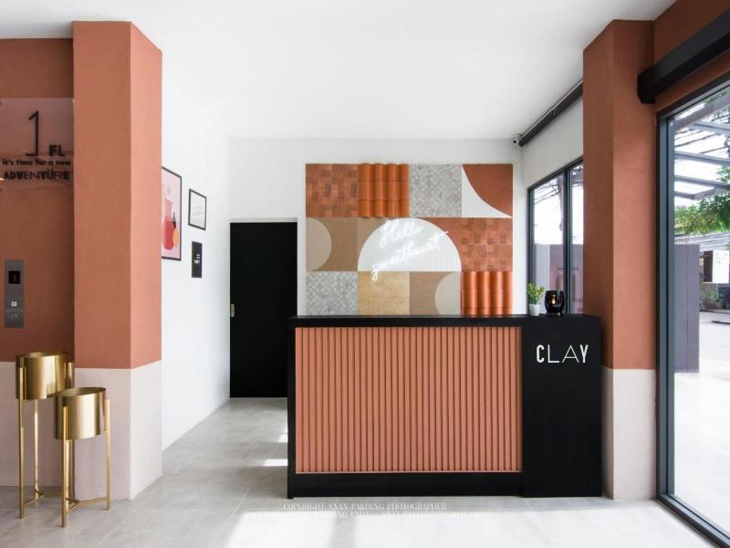 Clay Udonthani image