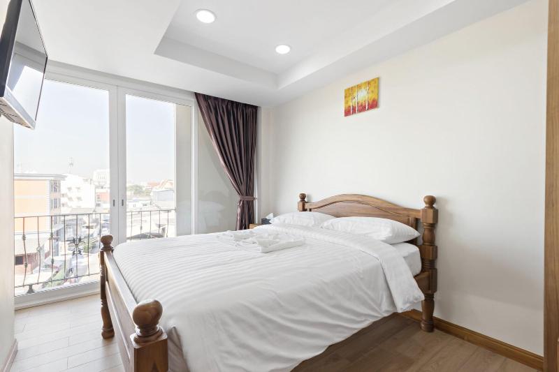 Royale 8 Ville image