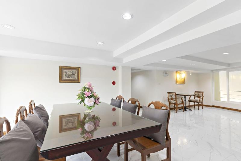 Royale 8 Ville image