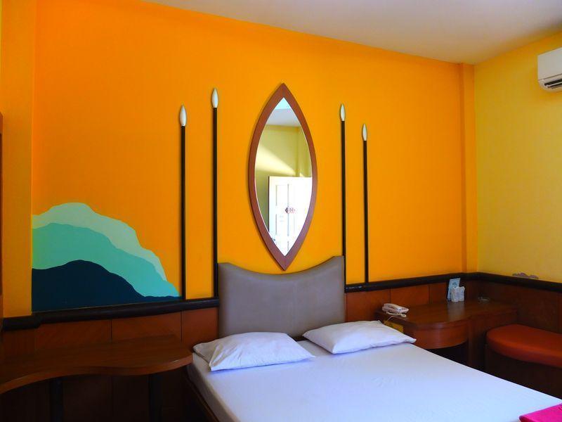 Picnic Sriracha Hotel image