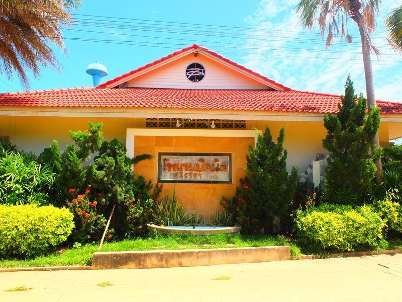 Picnic Sriracha Hotel image