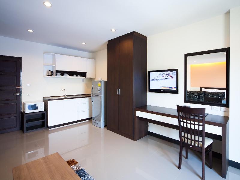 Phavina Hotel & Grand Boutique Rayong image
