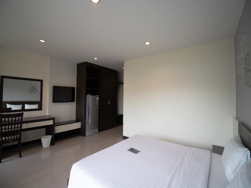 Phavina Hotel & Grand Boutique Rayong image