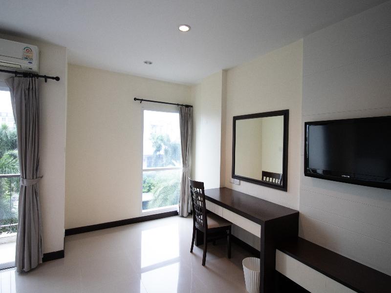 Phavina Hotel & Grand Boutique Rayong image