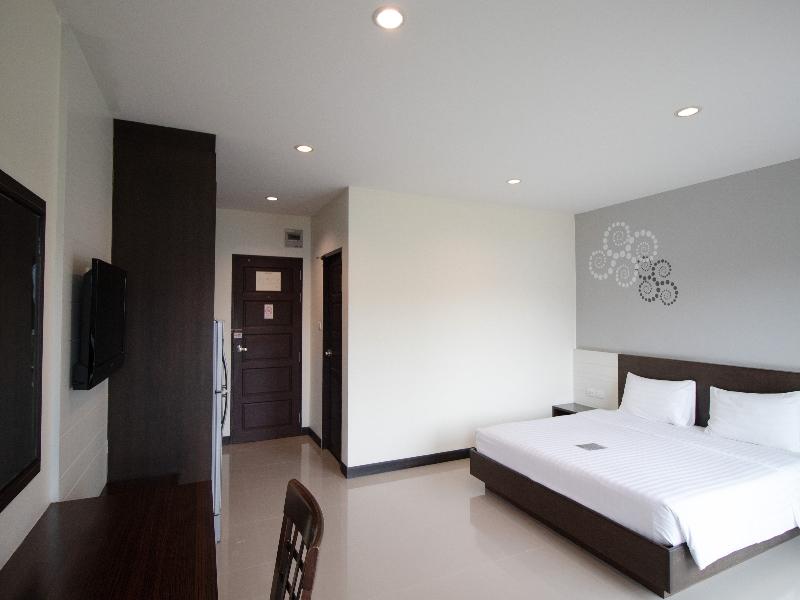 Phavina Hotel & Grand Boutique Rayong image