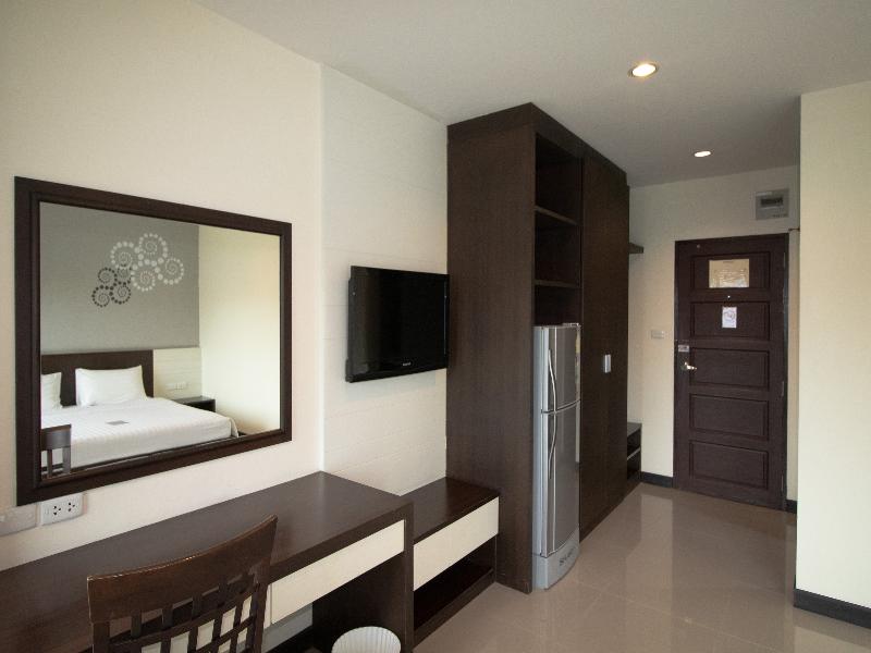 Phavina Hotel & Grand Boutique Rayong image