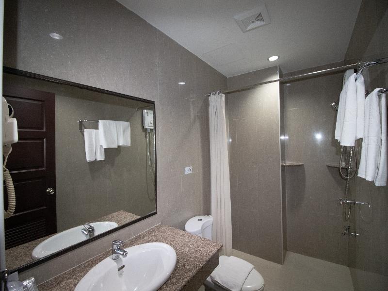 Phavina Hotel & Grand Boutique Rayong image